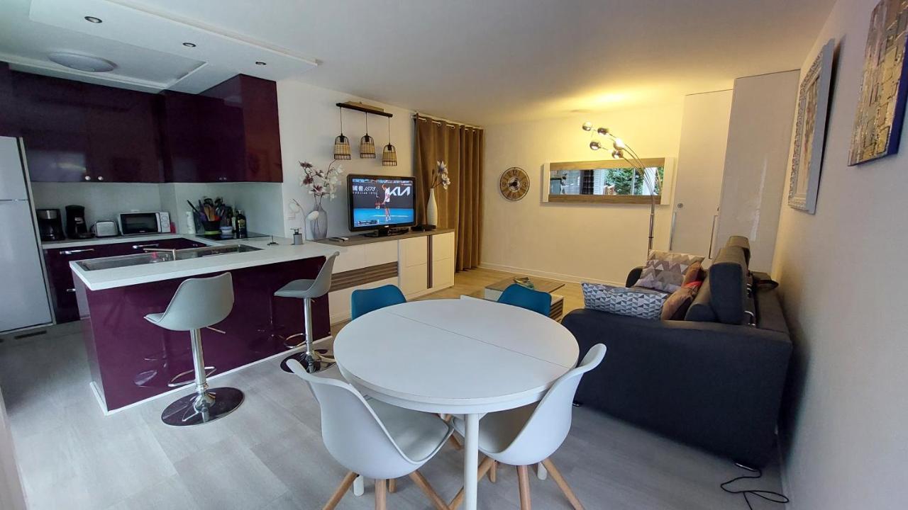 Charmant Appartement Residentiel Avec Terrasse, Jardin Privatif Et Piscine A Cannes Канны Экстерьер фото
