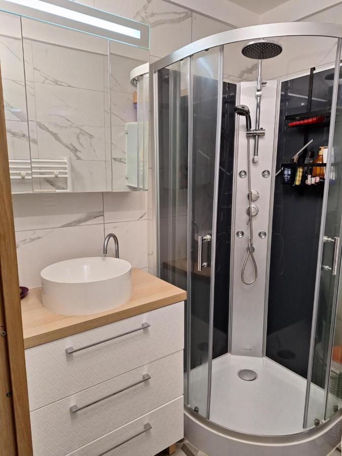Charmant Appartement Residentiel Avec Terrasse, Jardin Privatif Et Piscine A Cannes Канны Экстерьер фото