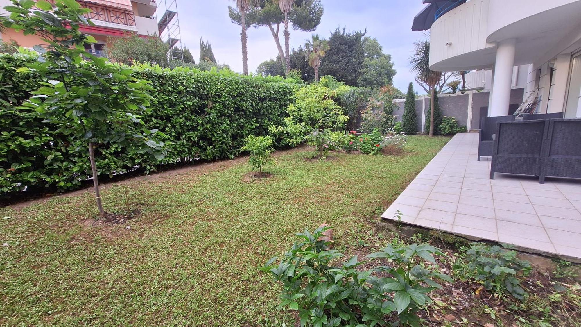 Charmant Appartement Residentiel Avec Terrasse, Jardin Privatif Et Piscine A Cannes Канны Экстерьер фото